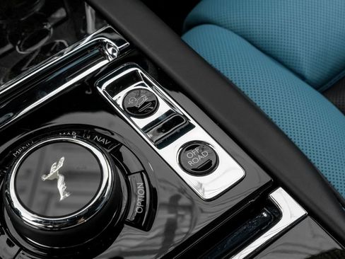 Used 2022 Rolls-Royce Cullinan w/ Cullinan Package AWD/4WD image 25