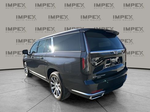 Used 2024 Cadillac Escalade ESV Premium Luxury Platinum image 3