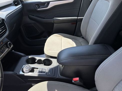 Used 2022 Ford Escape SE w/ SE Sport Appearance Package FWD image 24