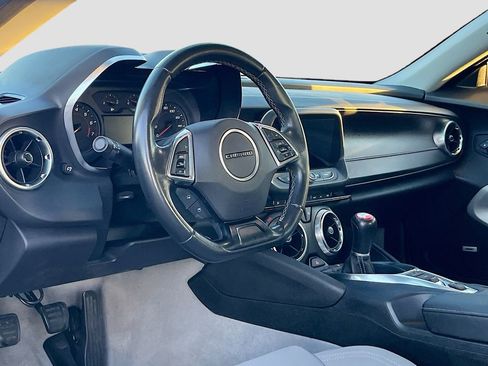 Used 2023 Chevrolet Camaro LT w/ Technology Package RWD image 9