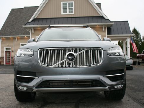 Used 2017 Volvo XC90 T6 Inscription w/ Vision Package image 3
