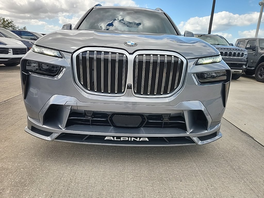 Used 2024 BMW ALPINA XB7 AWD/4WD image 2