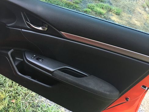 Used 2018 Honda Civic Sport image 15