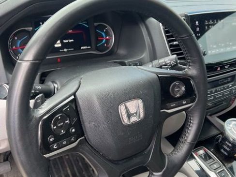 Used 2019 Honda Pilot Touring image 14