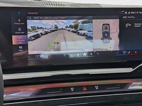 Used 2025 BMW i5 xDrive40 w/ Premium Package image 12