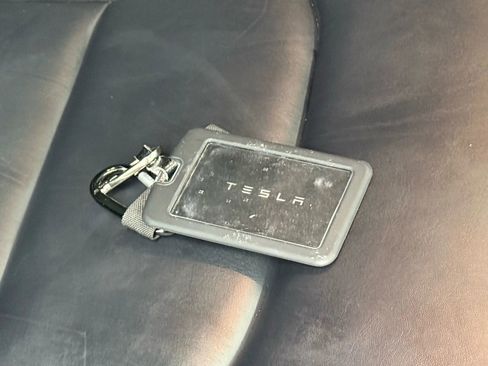 Used 2022 Tesla Model Y Long Range image 43