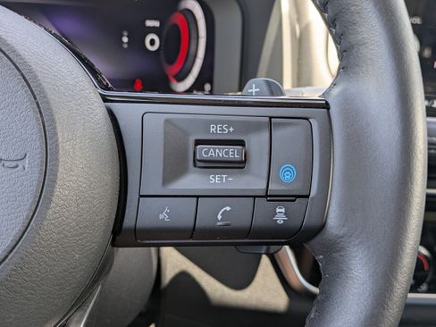 Used 2022 Nissan Rogue Platinum w/ Head-Up Display Package AWD/4WD image 28