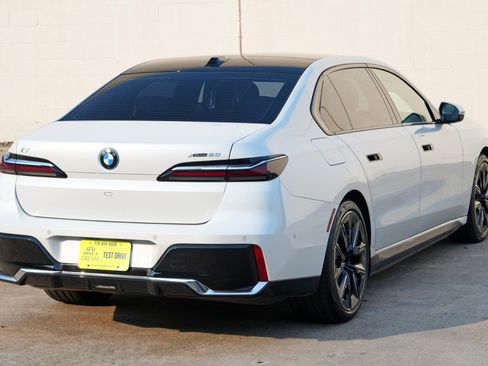 Used 2023 BMW i7 xDrive60 w/ Executive Package 2 AWD/4WD image 67
