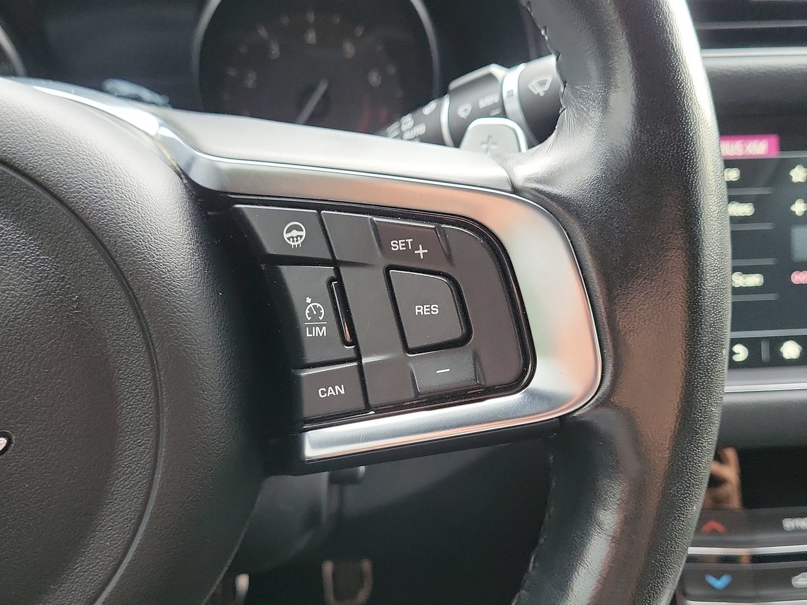 Used 2019 Jaguar XF R-Sport AWD/4WD image 22