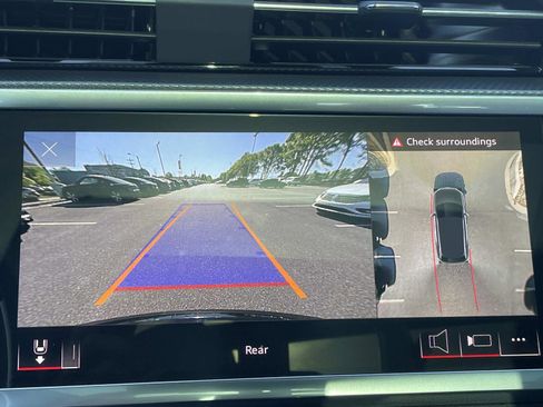 Used 2023 Audi Q3 2.0T Premium Plus w/ Premium Plus Package image 25