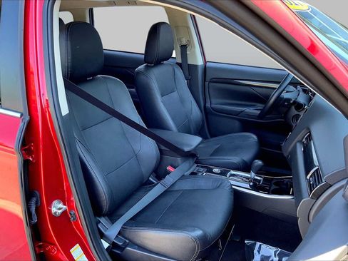 Used 2017 Mitsubishi Outlander SEL AWD/4WD image 8