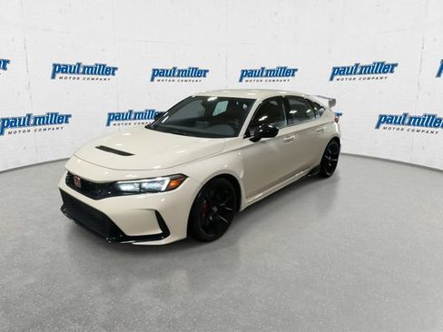Used 2025 Honda Civic Type R image 4