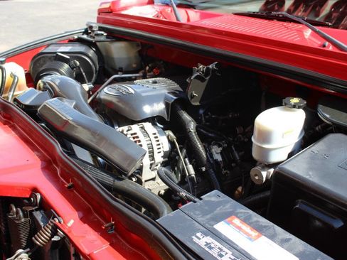 Used 2005 HUMMER H2 SUT w/ Preferred Equipment Group image 8