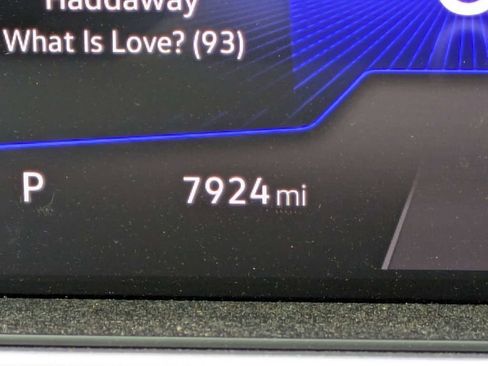 Certified 2025 Volkswagen Taos SE w/ Panoramic Sunroof Package image 39