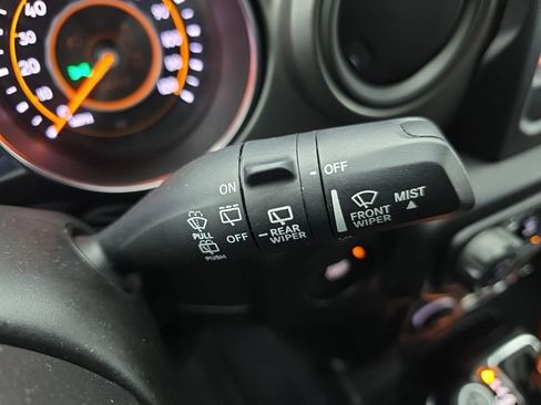 Used 2022 Jeep Wrangler Sport AWD/4WD image 28
