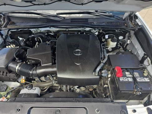 Used 2022 Toyota Tacoma SR5 RWD image 31