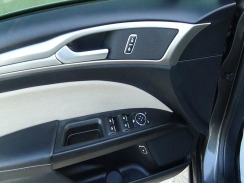 Used 2018 Ford Fusion S image 16