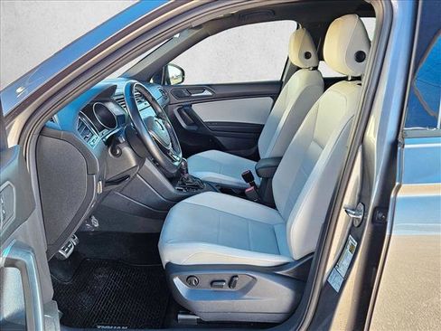 Used 2021 Volkswagen Tiguan SE R-Line image 17
