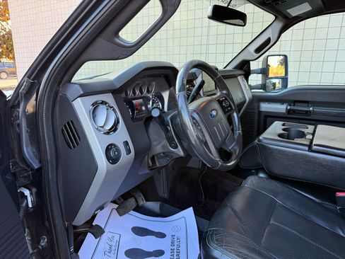 Used 2013 Ford F450 Lariat w/ Lariat Interior Pkg image 19