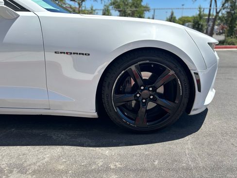 Used 2018 Chevrolet Camaro SS RWD image 13