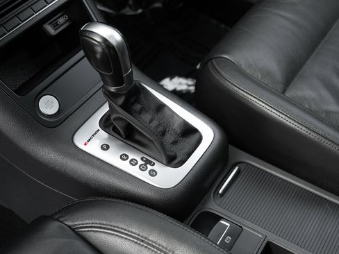 Used 2016 Volkswagen Tiguan SEL image 17