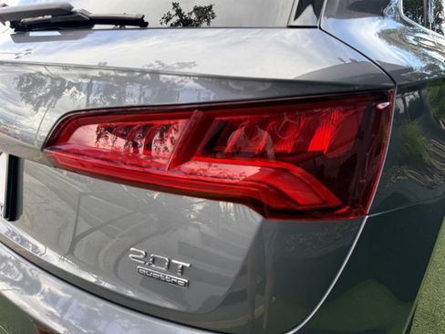Used 2018 Audi Q5 2.0T Premium Plus w/ Premium Plus Package AWD/4WD image 12