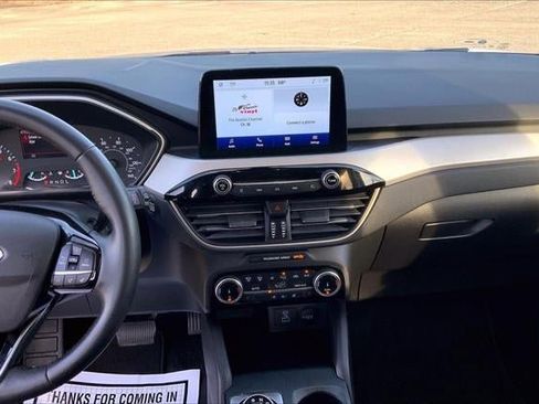Used 2022 Ford Escape SEL image 5