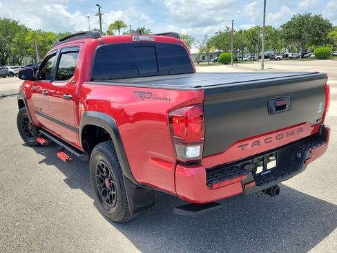 Used 2022 Toyota Tacoma SR5 w/ Technology Package RWD image 3
