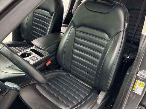 Used 2024 Ford Edge SEL AWD/4WD image 9