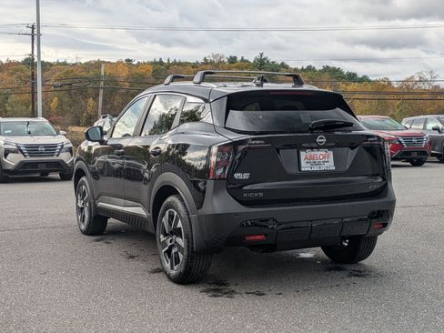 New 2026 Nissan Kicks SV w/ SV Premium Package image 6