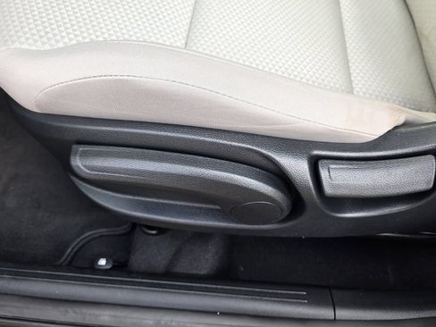 Used 2025 Kia Soul LX w/ LX Technology Package FWD image 26