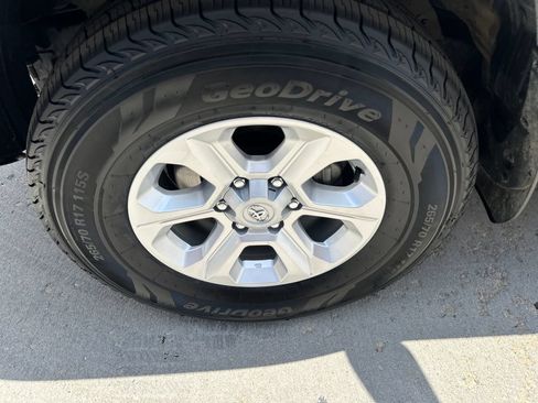Certified 2024 Toyota 4Runner SR5 AWD/4WD image 27