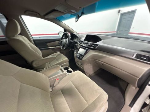Used 2016 Honda Odyssey SE image 15