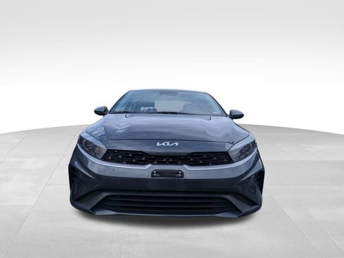 Used 2023 Kia Forte LXS image 2