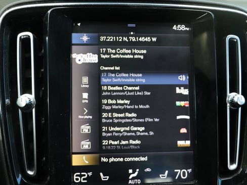 Used 2019 Volvo XC40 T4 R-Design FWD image 22