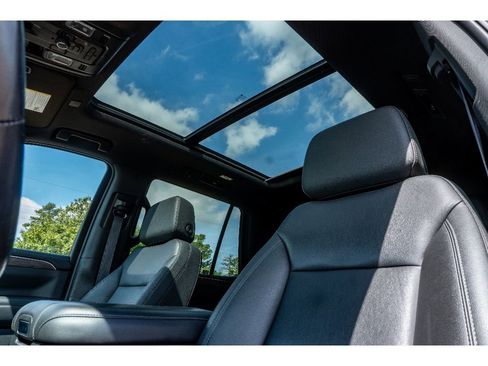 Used 2022 Chevrolet Tahoe LT w/ LT Signature Package image 13