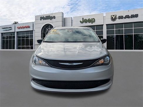 Certified 2024 Chrysler Voyager LX image 8