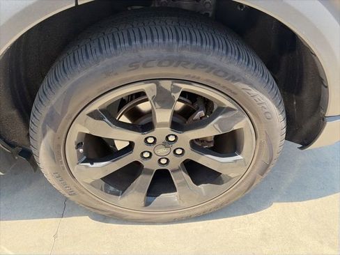 Used 2023 Ford Explorer ST-Line w/ Class IV Trailer Tow Package RWD image 6