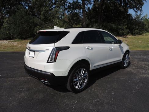 Certified 2023 Cadillac XT5 Sportv w/ Technology Package image 5