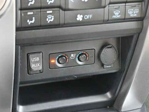 Used 2016 Toyota 4Runner Limited AWD/4WD image 25