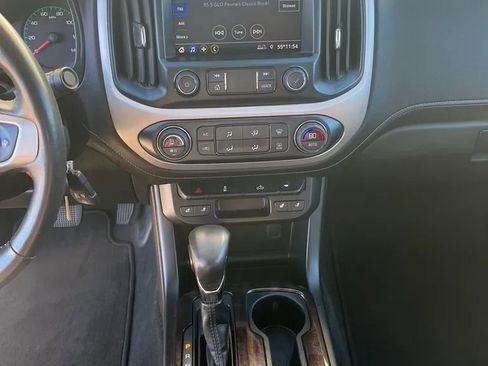 Used 2022 GMC Canyon Elevation w/ Elevation Premium Package image 9