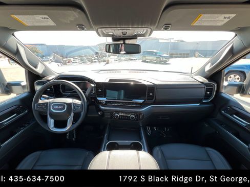 Used 2024 GMC Sierra 2500 SLT w/ SLT Premium Package image 9