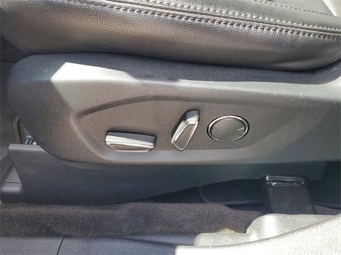 Used 2018 Ford Explorer XLT w/ Equipment Group 202A image 22