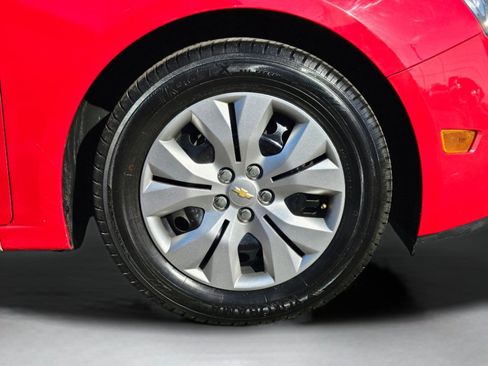 Used 2015 Chevrolet Cruze LS image 24