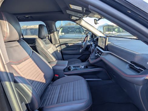 New 2026 Ford Explorer ST-Line image 8