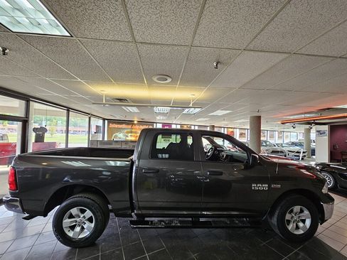 Used 2018 RAM 1500 ST w/ SXT Appearance Group image 5