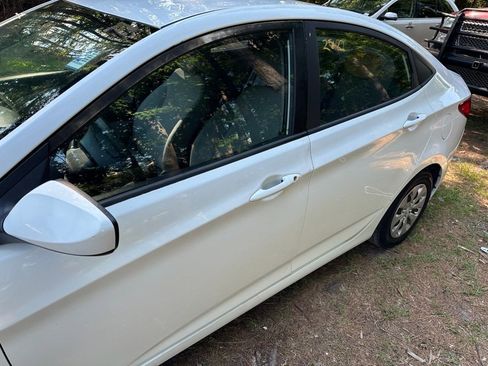 Used 2017 Hyundai Accent SE FWD image 3