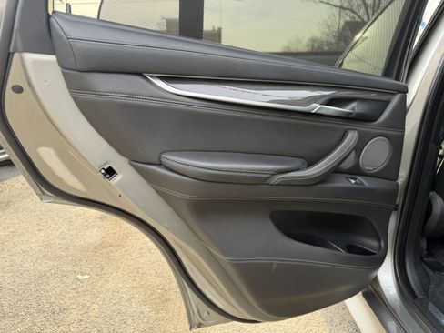 Used 2017 BMW X5 M image 40