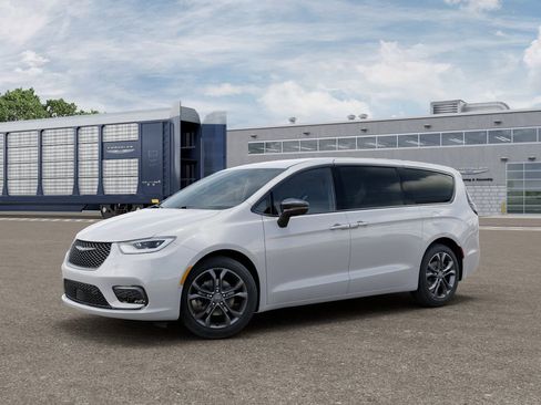 New 2026 Chrysler Pacifica Select image 2