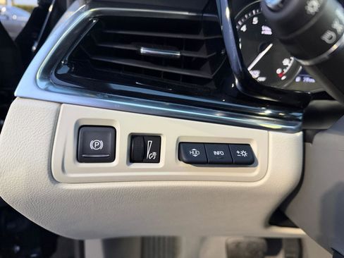 Used 2024 Cadillac XT6 Premium Luxury w/ Technology Package image 27